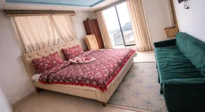 Hotel Crown Palace - Image 2