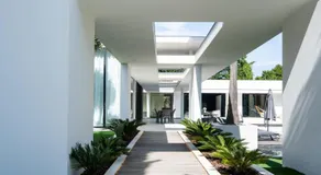 Villa L'oasis, piscine intérieur, extérieur sauna, cinéma - Image 3