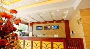 GreenTree Inn Yangzhou Slender West Lake Wencheng Attic Express Hotel - Image 4