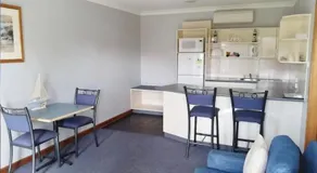 Kingston Ocean View Motel - Image 5