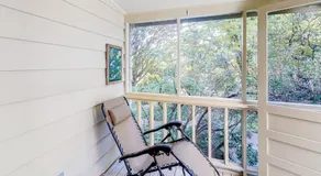 Classic Dog-Friendly Home with Free WiFi a washer&dryer & Enclosed Backyard - Image 4