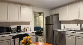 Modern 2BR Near University Hospital Downtown - Image 4