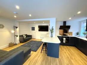 Ivory House - Image 5