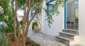 Blue Moon Apartments - Image 3