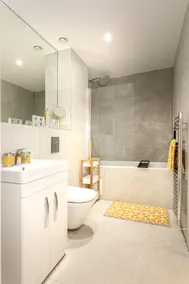 Cosy 2-Bed Apt w/Parking, nr Harry Potter & London - Image 3