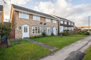 Charming 3 Bed house Family and Long-stay Discount - Image 5