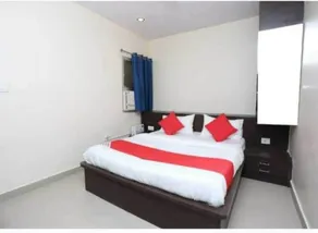 OYO 92240 Jk Guest House - Image 1