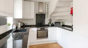 1 Victoria Place - Image 5