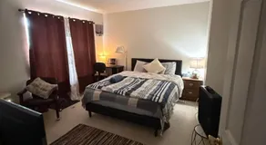 Cool room with TV - Image 5