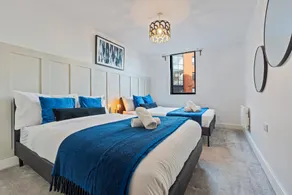 Luxury 2 Bed, Free Wi-Fi/Parking - Image 2