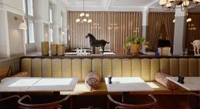 Ascot Hotel - Image 3