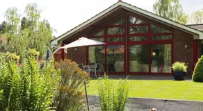 Surlingham Lodge Studio Large Family Cottage - Image 3