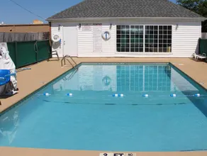 Jameson Inn Douglas - Image 4