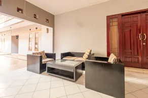 OYO 691 Kawaluyaan Residence Syariah - Image 2