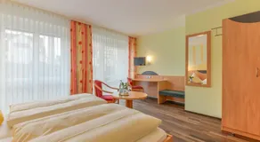 Hotel Peterhof - Image 2