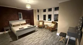 Hotel 21 - Image 3