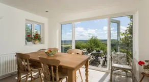 Stunning 3 Bedroom Cottage near Historic York - Image 3