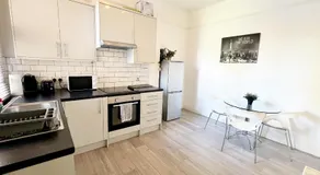 Norbury House - Apartment 1A - Image 3