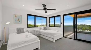 Luxe Terrigal beach Ocean View with Infinity pool - Image 2