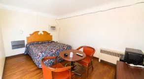 White Swan Motel - Image 5