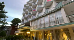 Hotel Monaco - parcheggio incluso e piscina - Image 3