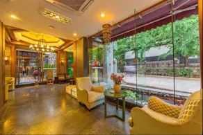 Share Year Hotel - Image 4