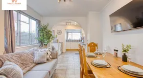 Spacious 6-Bedroom House with Parking in Bridgwater Ideal for Contractors & Group Stays - Image 4