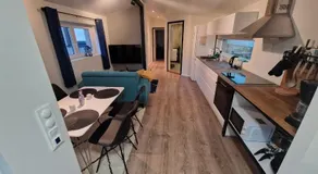 Northern living 2 room with shared bathroom - Image 2