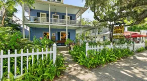 Treetop Cottage - 3 blocks from Historic District - Image 4