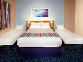 Travelodge Stonehouse - Image 5