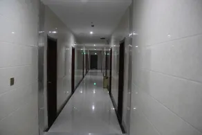 County Gong Hotel - Image 5