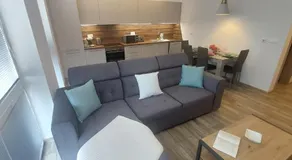 Laura Apartman & private parking - Image 2