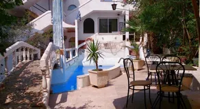 Myrmidon Hotel - Image 2