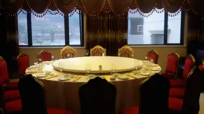 Ya Shang Hotel - Image 4