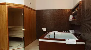 Family Hotel - Restaurant Ring - Image 3