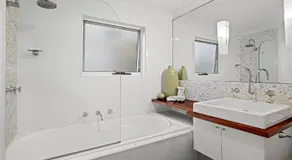Sublime Beach Getaway, Spacious Balcony with BBQ - Image 2