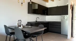 Casa Guarnati Lake View Apartments - Image 4