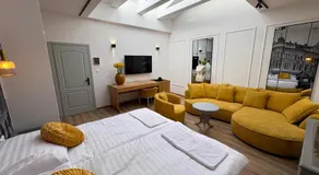 Grand Danube Hotel - Image 4