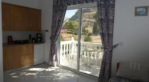 Castle View Apartments - Image 2