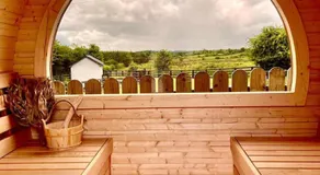 Heather Cottage and Shepherds Hut - Image 3