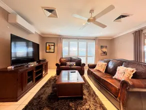 6 Bedroom Pool House Sleeps 15 Blue Mountains Penrith Group Accommodation - Image 2