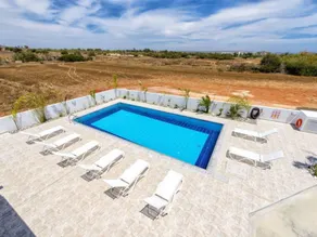 Luxurious 5 Bedroom Villa with Large Private Pool - Image 4