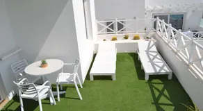 Flower Beach Deluxe - Image 5