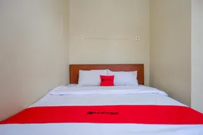 RedDoorz Syariah near Terminal Mendolo Wonosobo 2 - Image 2