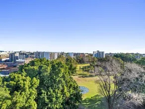 Modern 3BR Apt with Parking Walk to ICC & Darling Harbour & CBD & Chinatown - Image 2