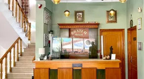 Brati II Beach Hotel - Image 3