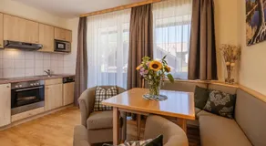 Wohnung mit Garten, Whirlpool und Sauna | Perfekt für die Arbeit von Zuhause - Image 3