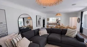 Wave & Willow Retreat- Sleeps 16 & 5 mins to beach - Image 2