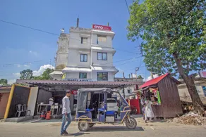 OYO 37489 Hotel Arya International - Image 4