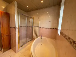 Maison-Salle de bain privée-Famille-Vue sur Jardin - Image 4